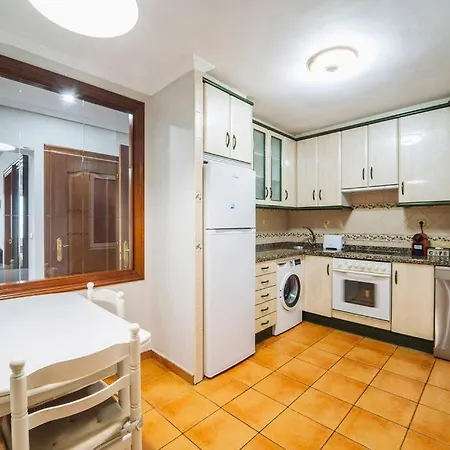 Ventana De Poniente, Dos Frente A La Playa Con Parking Privado גיחון