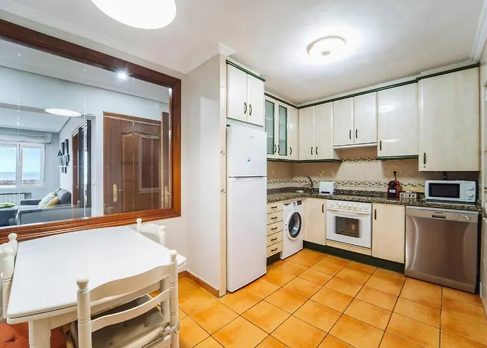 Ventana De Poniente, Dos Frente A La Playa Con Parking Privado גיחון